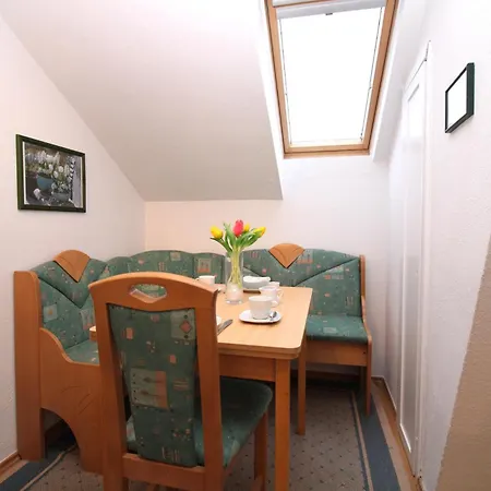 Daire Droese, Haus 8a - 11 Kühlungsborn